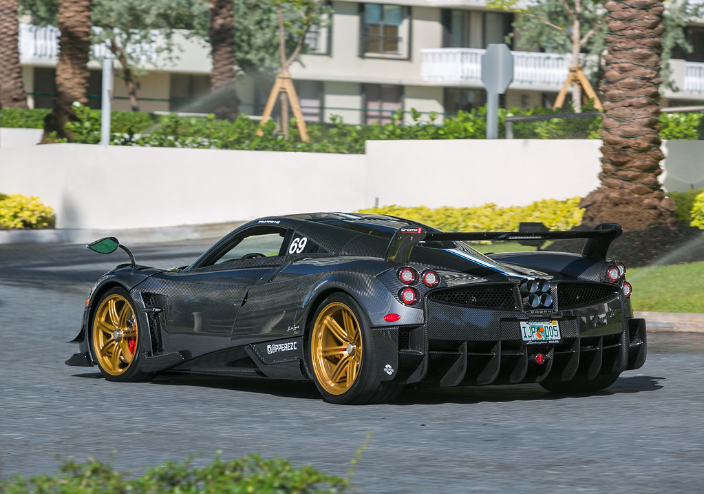 Pagani Auto Body Shop in Miami